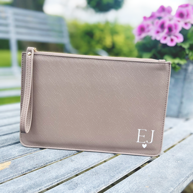 Personalised initial purse deals